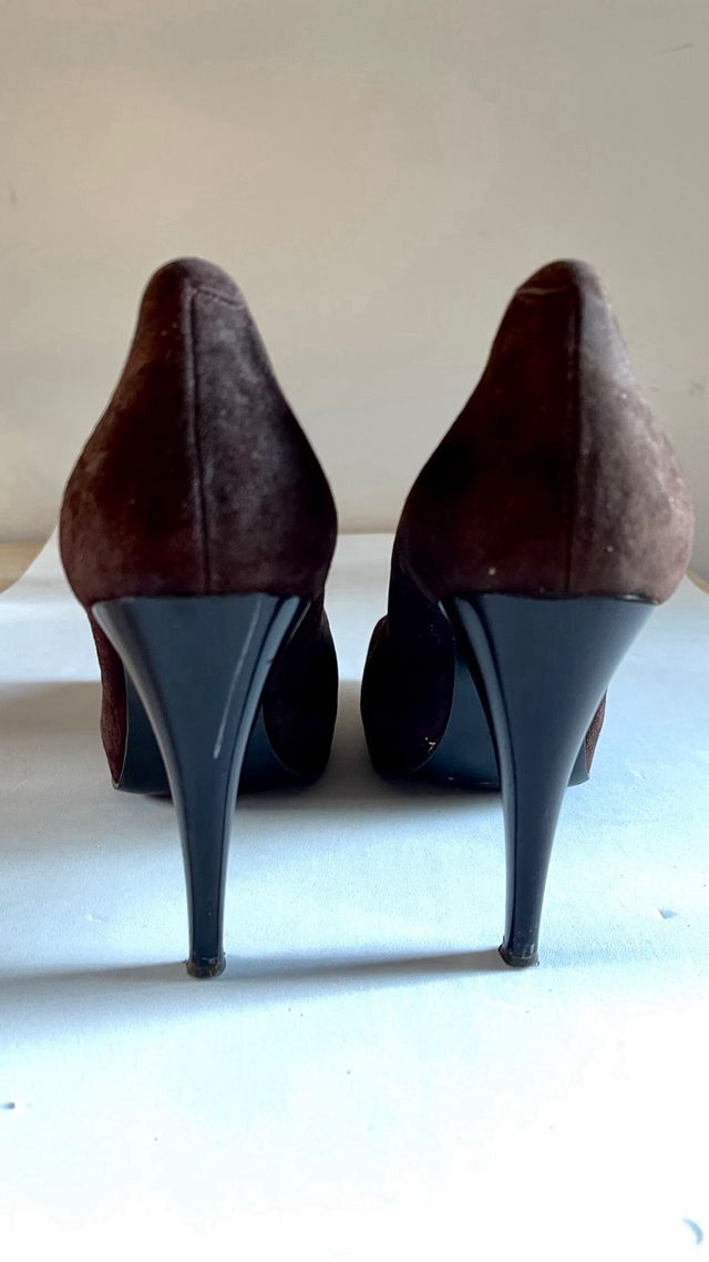 Tacones de gamuza