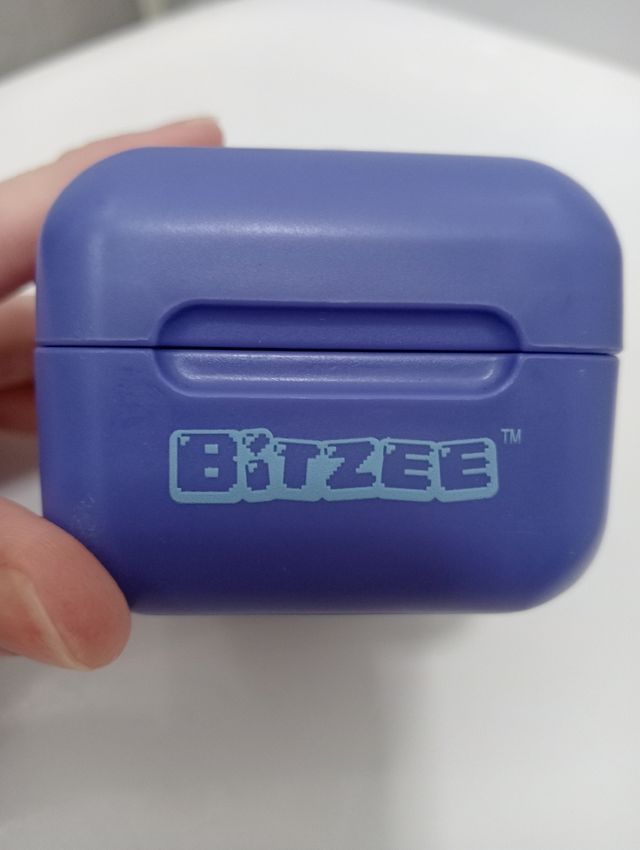 Bitzee digital