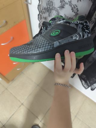 Vendo zapatillas con ruedas nuevas!