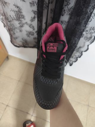 Vendo zapatillas con ruedas nuevas!