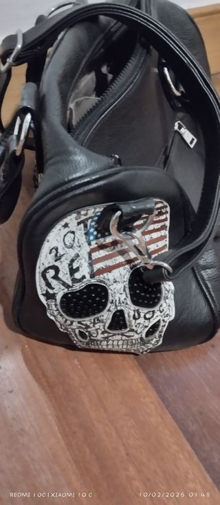 Bolso de cuero con carabelas