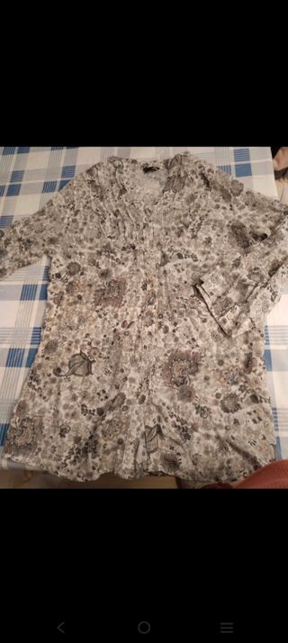 Blusa-camisa estampada tres cuartos