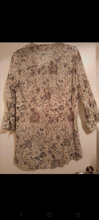 Blusa-camisa estampada tres cuartos