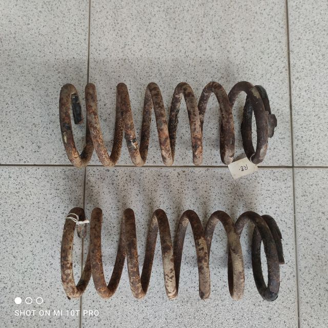 Muelles delanteros r8