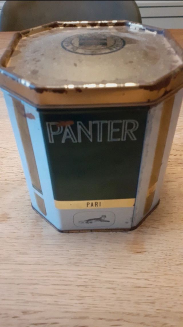 Lata antigua de puros Panther