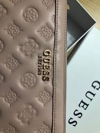 Cartera Guess rosa