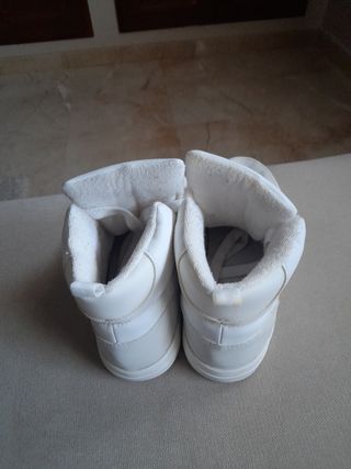 Deportivas  blanca Zara
