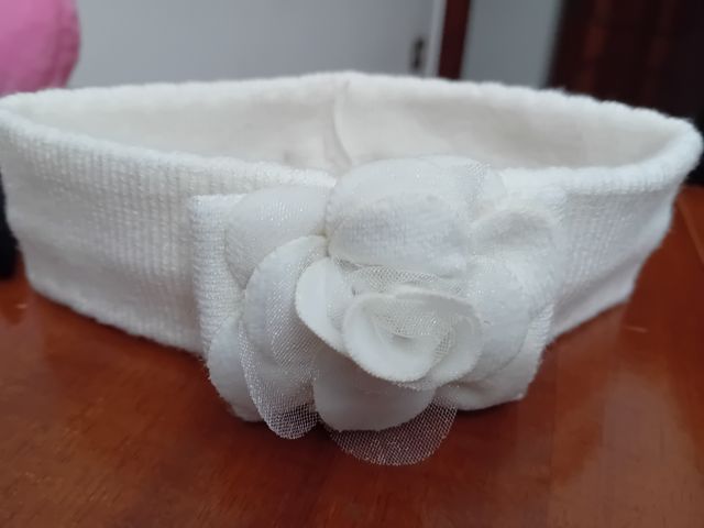 Fascia per capelli neonata con rosa, bianca