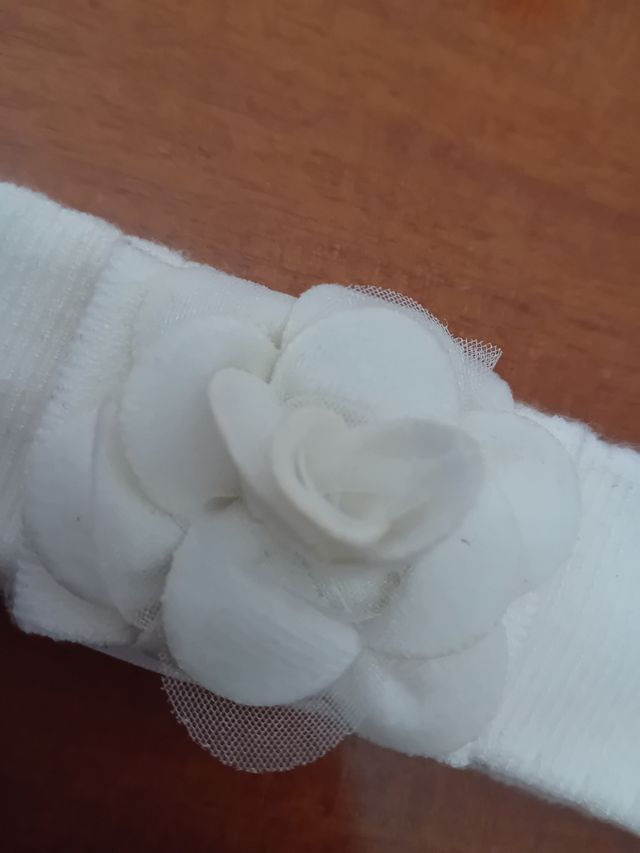 Fascia per capelli neonata con rosa, bianca
