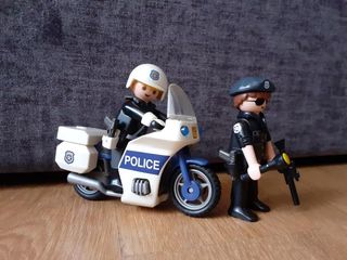 Playmobil policías más moto