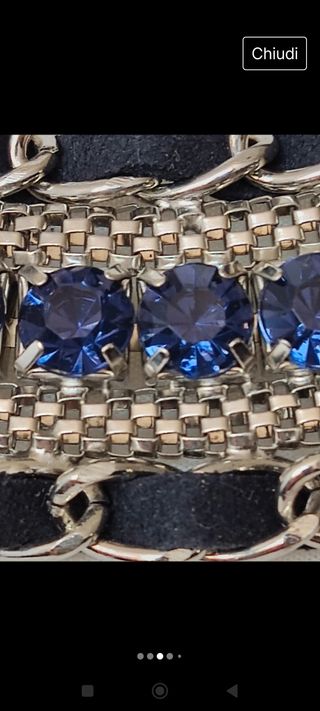 Collana con pietre blu. Marca Zara