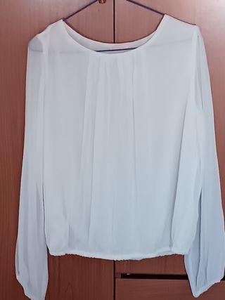 Blusa blanca Precchio estilo romántico