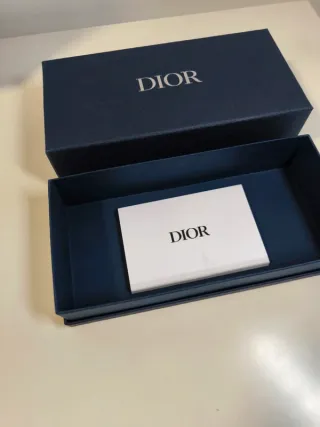 Caja de Christian Dior sin estrenar