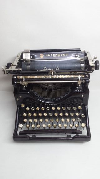 Máquina de Escribir Underwood Antigua