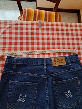 Jeans con le farfalle