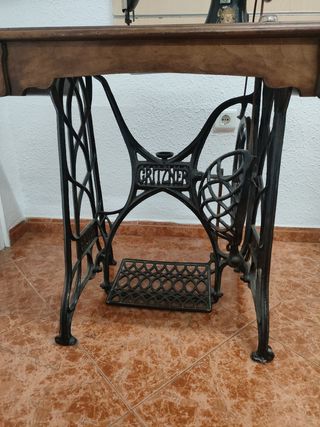 Máquina de coser antigua gritzner