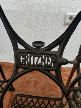 Máquina de coser antigua gritzner