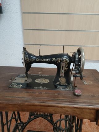 Máquina de coser antigua gritzner