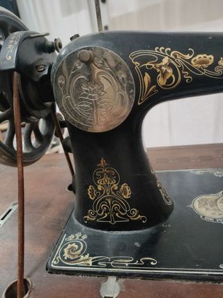 Máquina de coser antigua gritzner