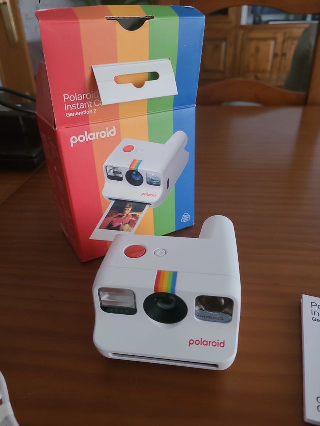 Polaroid NOW G2 camara instantanea.