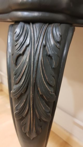 Consola de estilo francés con sobre de mármol