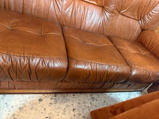 Sofá de tres plazas de cuero auténtico
