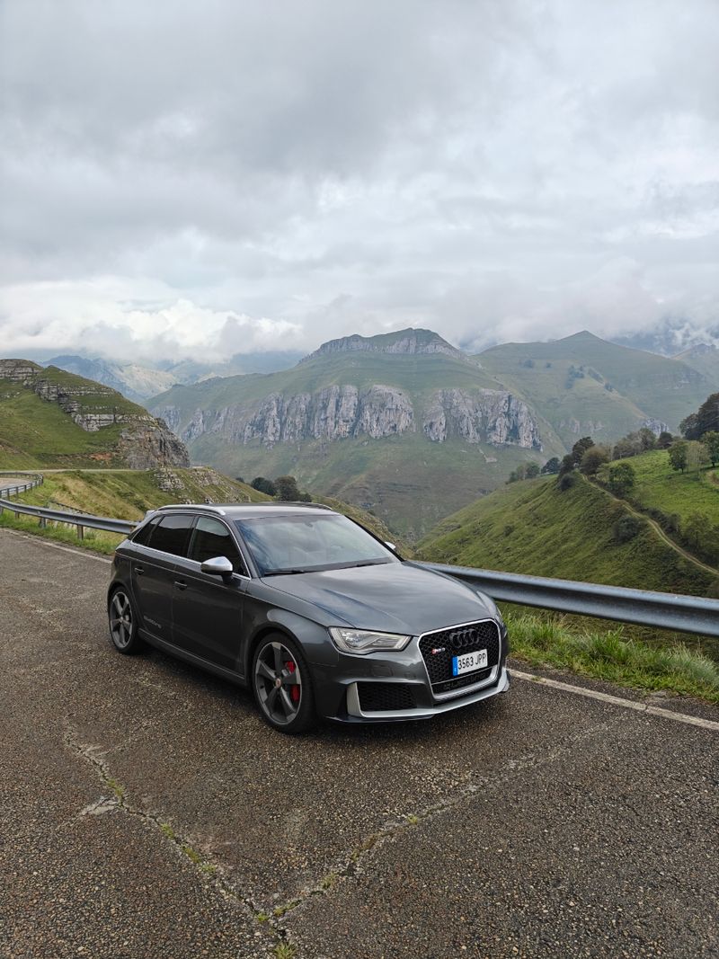 Audi RS3 2016 - foto 1
