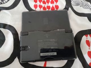 Nintendo DS lite más 13 juegos (Negociable)