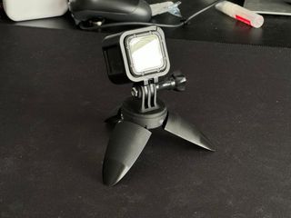Pequeño trípode para GoPro