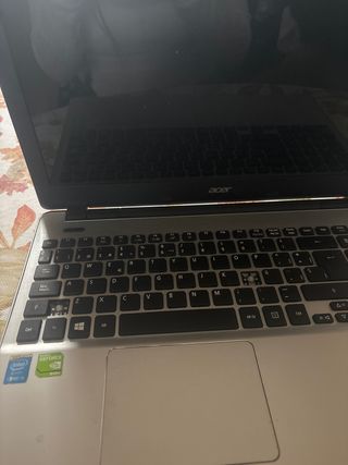Ordenador laptop acer Aspire V