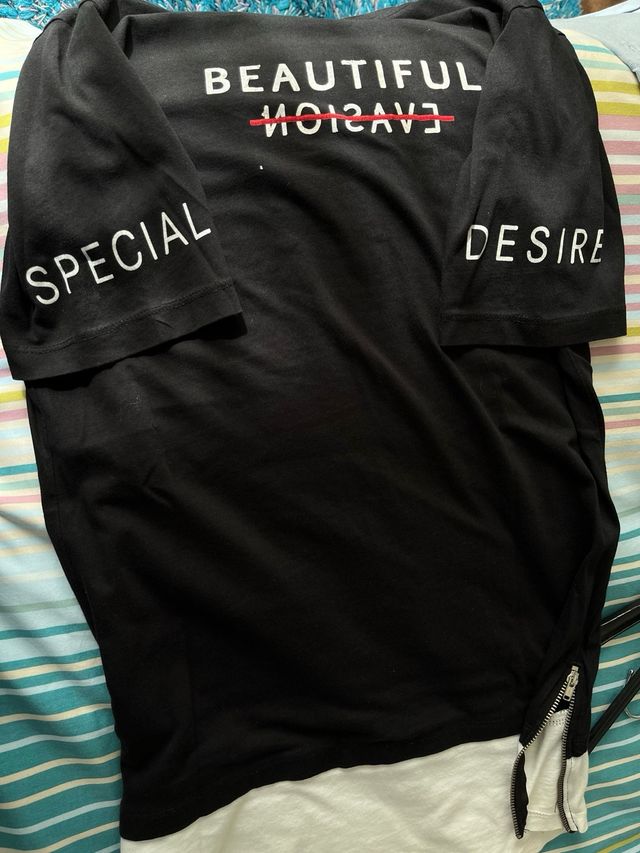 T-shirt nera con dettagli Zara