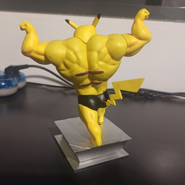 Figura Pokémon Pikachu Gym