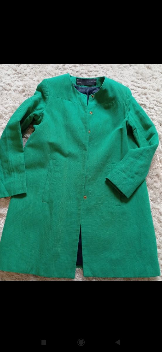 Abrigo Zara verde.XS