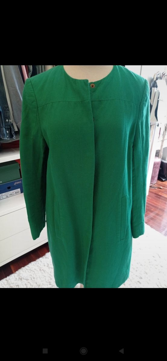 Abrigo Zara verde.XS