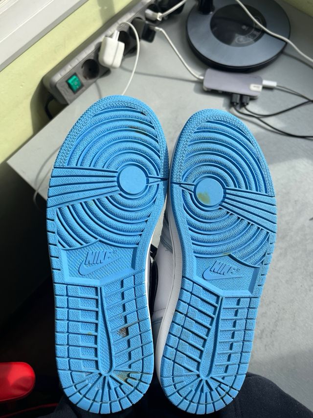 Air Jordan 1 High University Blue T40