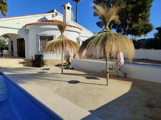 Sombrillas de carri verzo mimbre