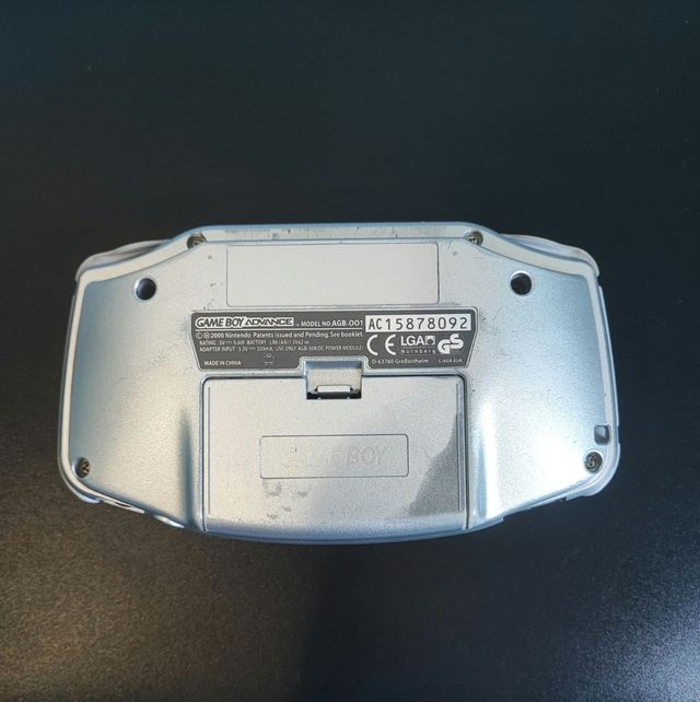 Gameboy Advance Platinum Edizione limitata