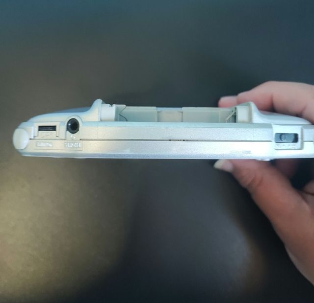 Gameboy Advance Platinum Edizione limitata