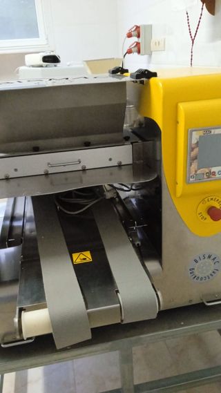 Extendedora de masa industrial trifásica