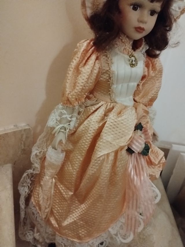 Bambola di porcellana