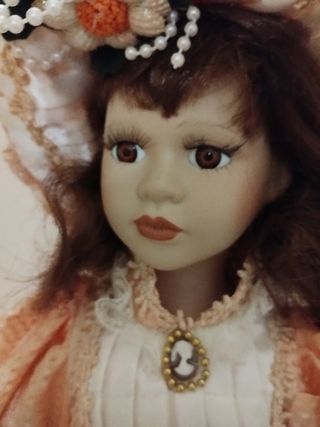 Bambola di porcellana