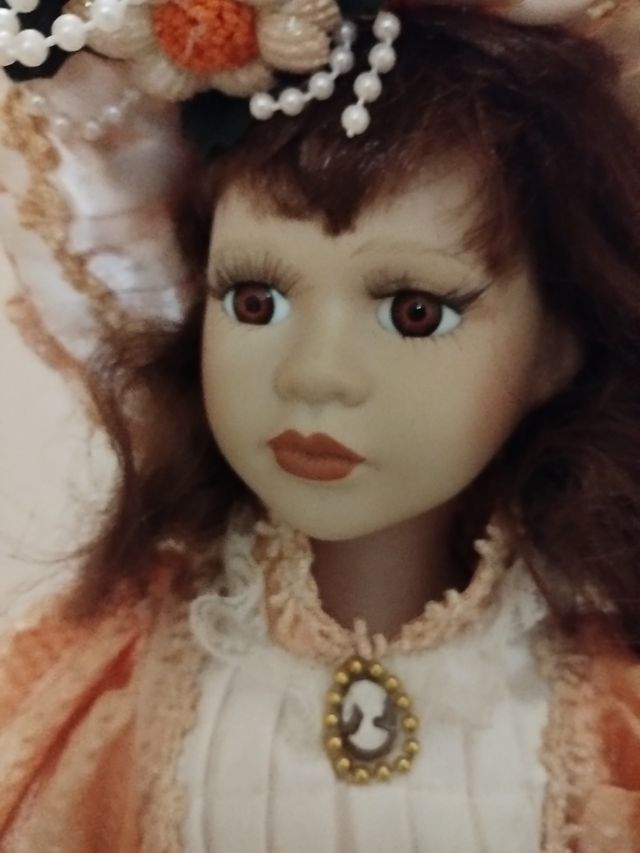 Bambola di porcellana