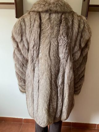 Abrigo piel zorro plateado