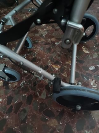 Silla ruedas con frenos