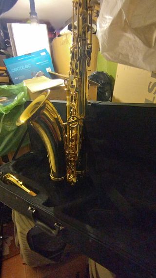 Saxofón alto J. Michael