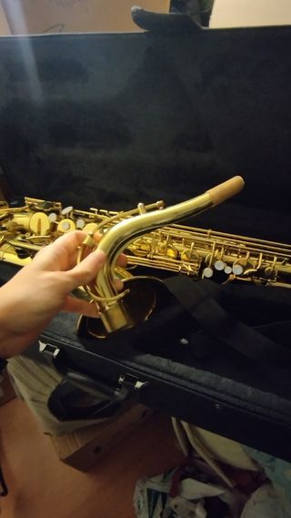 Saxofón alto J. Michael