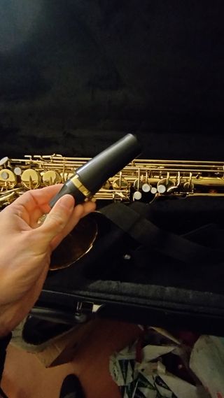 Saxofón alto J. Michael