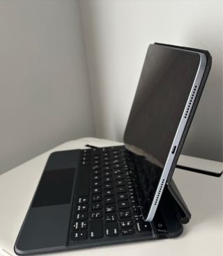 Teclado con retroiluminación para iPad 10.9"