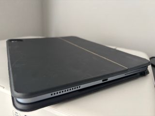 Teclado con retroiluminación para iPad 10.9"