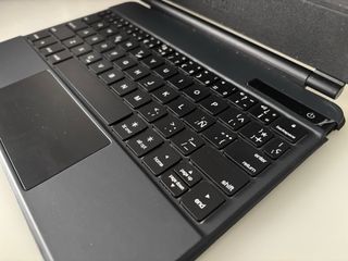 Teclado con retroiluminación para iPad 10.9"